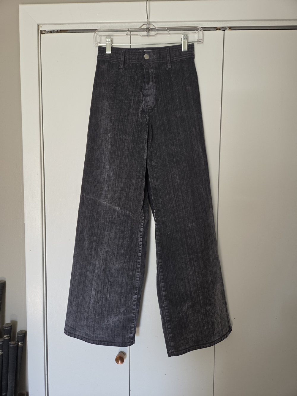 Universal Thread Wide-Leg Jeans in Washed Black